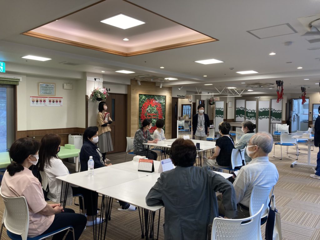 ㉔ほっとカフェ1号店『タカシマヤ ユアテラス』で認知症カフェ「ほっとカフェ」を再開しました！